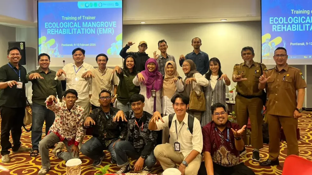Foto Bersama ToT Mangrove EMR Fahutan UNTAN Dekan Farah Diba 2026.